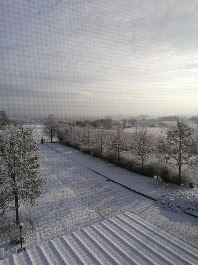 Ferienwohnung Schuhmann Mit Wintergarten Und Garten Therme Aquapulco Und Ikuna Erlebnispark, Zoo Schmiding 20 Min Mit Auto Entfernt Ab 3 Naechte Buchbar Hinzenbach Exterior foto
