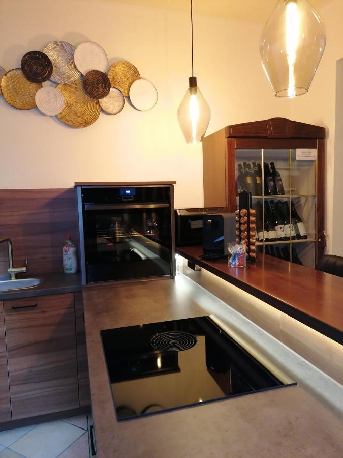 Ferienwohnung Schuhmann Mit Wintergarten Und Garten Therme Aquapulco Und Ikuna Erlebnispark, Zoo Schmiding 20 Min Mit Auto Entfernt Ab 3 Naechte Buchbar Hinzenbach Exterior foto